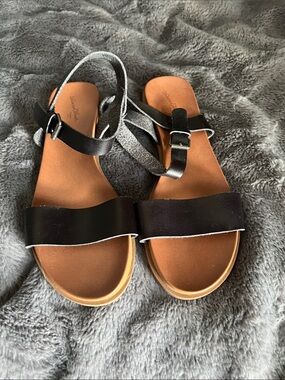 Women's Black Leather Ankle-Strap Sandals
